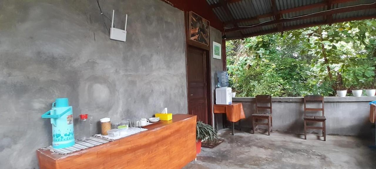 Renny'S Tangkoko Safety Stop Bitung Extérieur photo